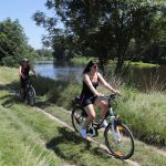 © Balade à vélo électrique ... La Loire et son héritage - OT Forez-Est