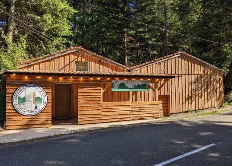 La visite de la cave d'affinage et dégustation