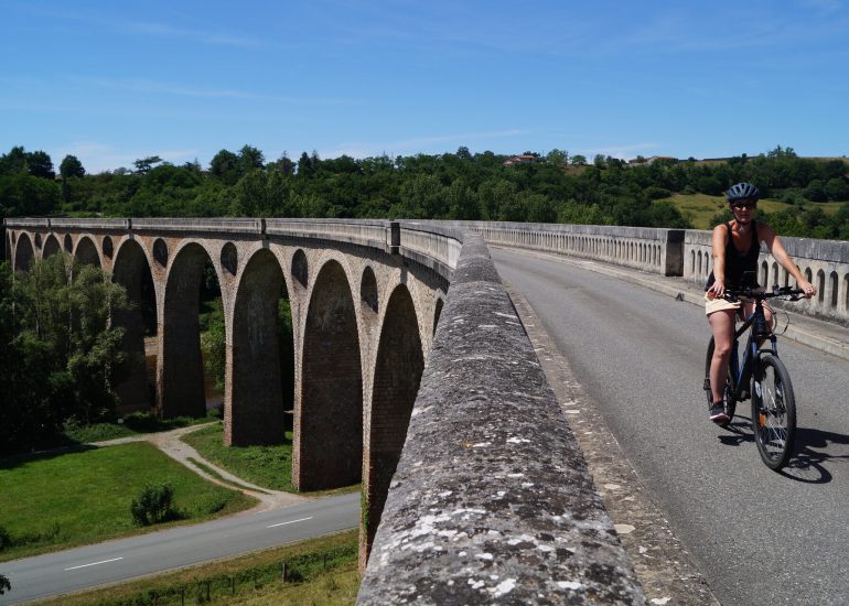 © Viaduc de Chessieux - OT Forez Est