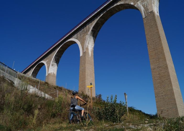 © Viaduc du pont marteau - OT Forez-Est