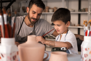 Cours de poterie parents enfants