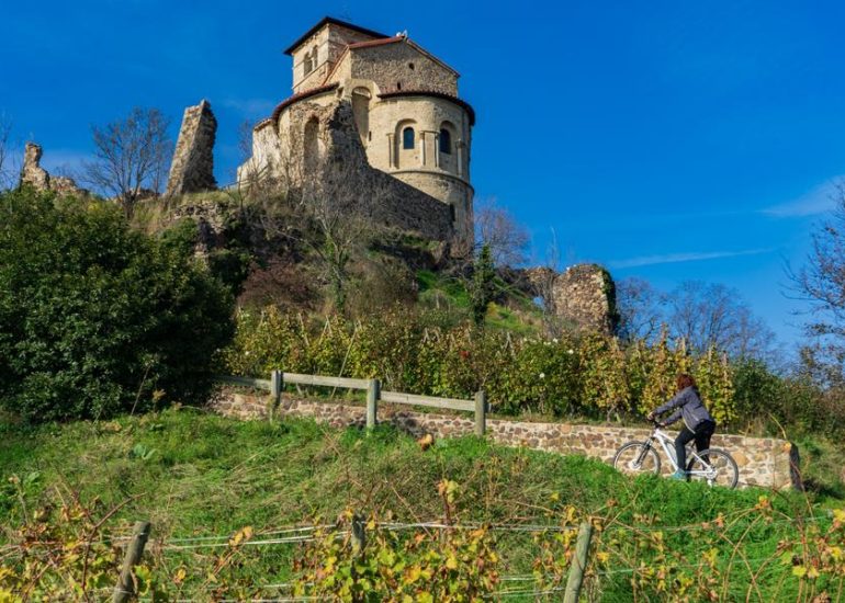 © Vignes et prieurés - Boucle  LF 5_Saint-Romain-le-Puy - OTLF