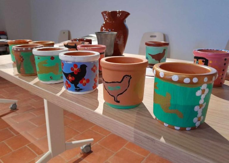 © Atelier enfant - Peinture sur poterie - château montrond les bains