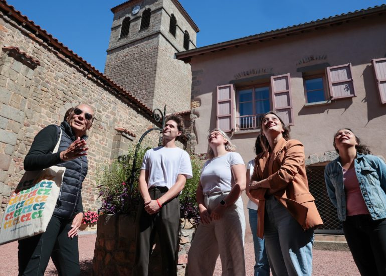 © Raconte-moi la journée d'un moine au Moyen-Âge !_Pouilly-lès-Feurs - Hubert Genouilhac - Photupdesign