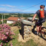 © Balade à vélo électrique ... les villages médiévaux_Pouilly-lès-Feurs - OT Forez Est