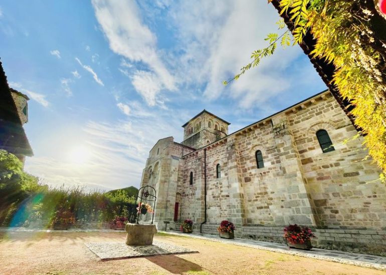 © Eglise et prieuré - Visites accompagnées_Champdieu - @cpelissier - Champdieu Village de caractère