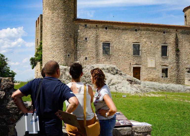 © Château d'Essalois - visite guidée_Chalain-d'Uzore - Office de tourisme Loire Forez