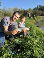 Initiation pêche de la truite en famille