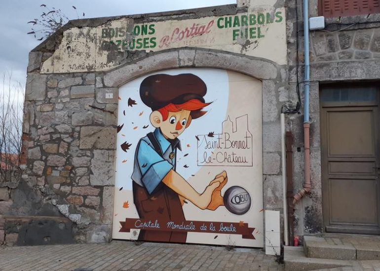 © Fresque de Ben Caillous_Saint-Bonnet-le-Château - Office de tourisme Loire Forez