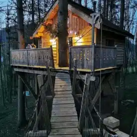 Hébergement insolite dans le Forez - Les Cabanes du vieux coucous