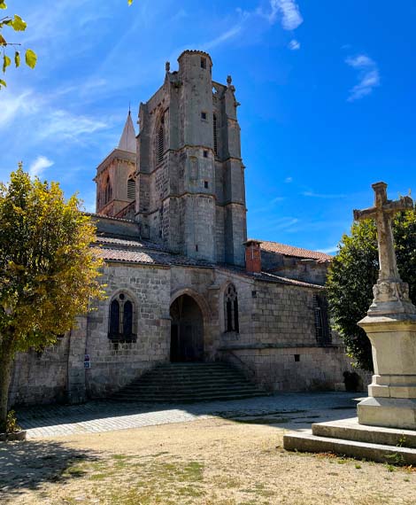 Top 10, les villages de caractères du Forez, la Collégiale de Saint-Bonnet-le-Château